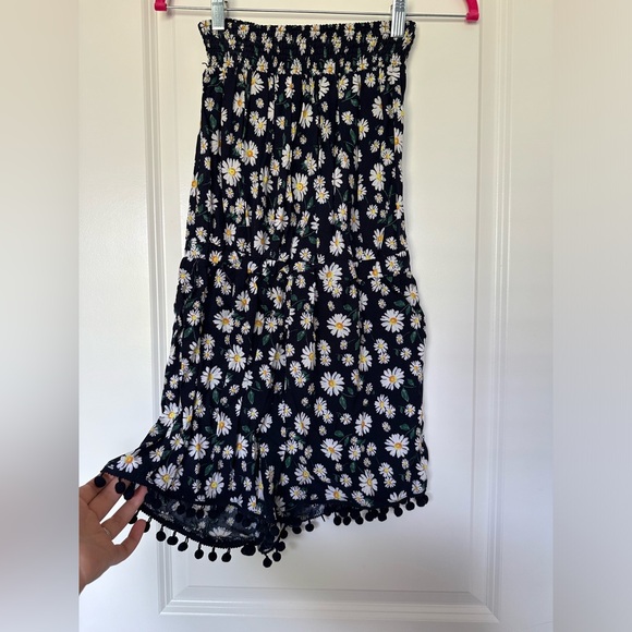 Navy with Daisy Print Tube Top Romper with Pom Pom Detailing. Size large. - Picture 2 of 6